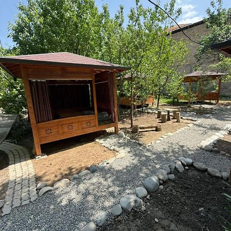 Lovely Home Osh Bagian luar foto