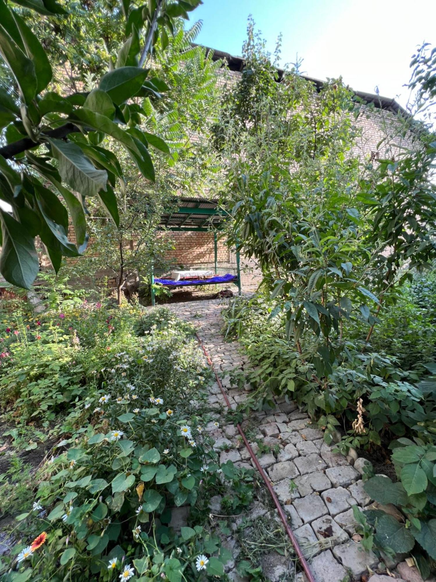 Lovely Home Osh Bagian luar foto