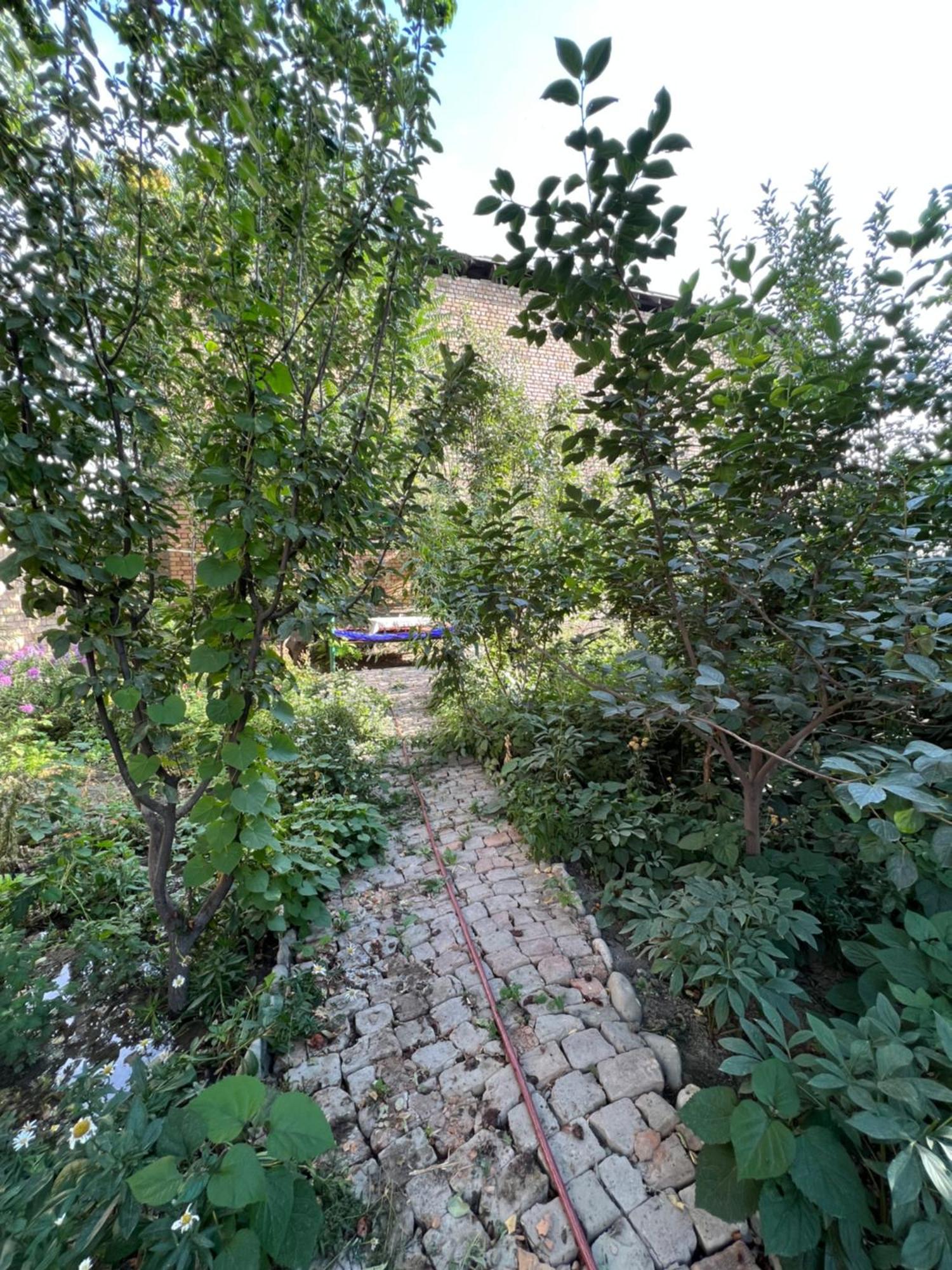 Lovely Home Osh Bagian luar foto
